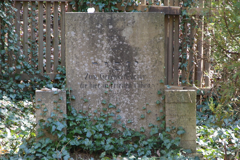 judenfriedhof gedenkstein800x533